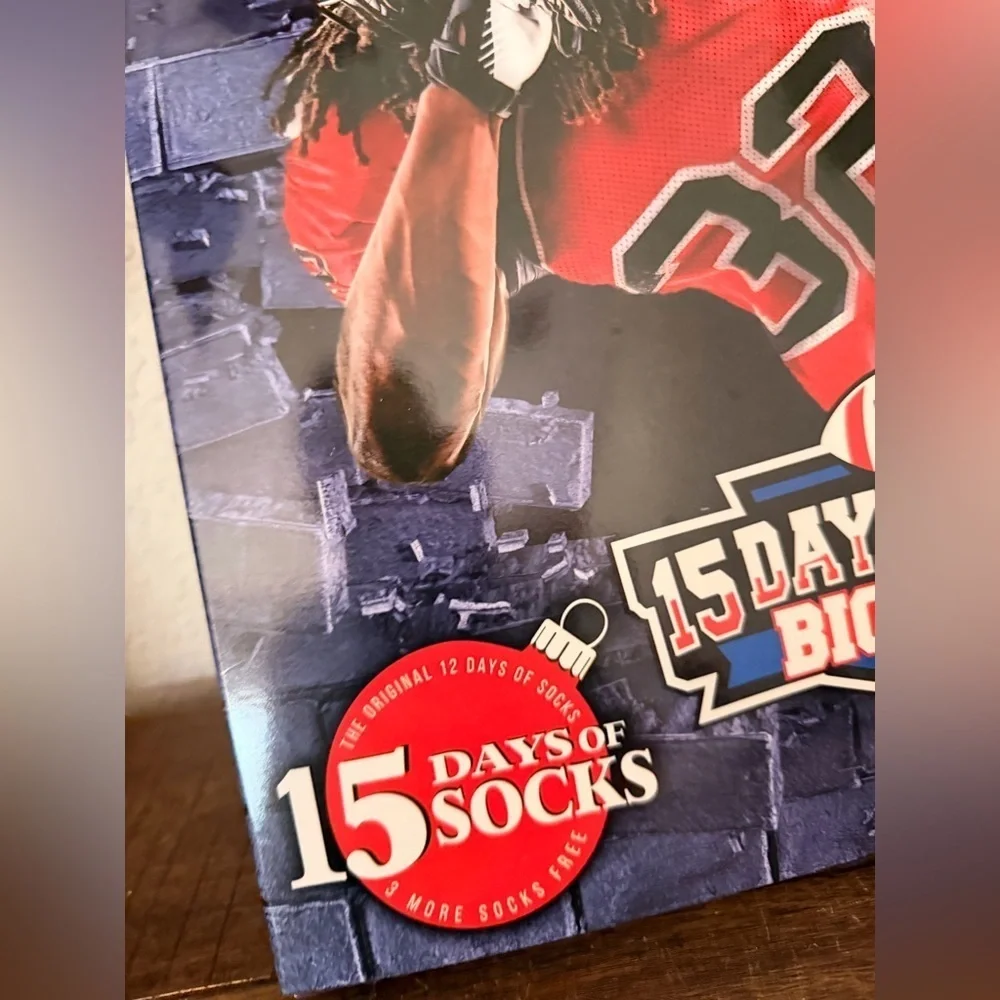15 Days of Socks Men's Sports Themed Gift Set, Golf Or Football (Football) 6-12